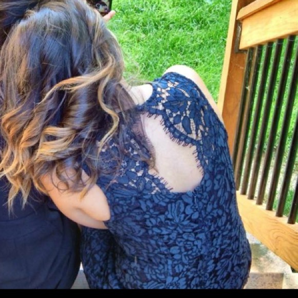 Two Tone Lace Sheath Dress - Picture 5 of 8